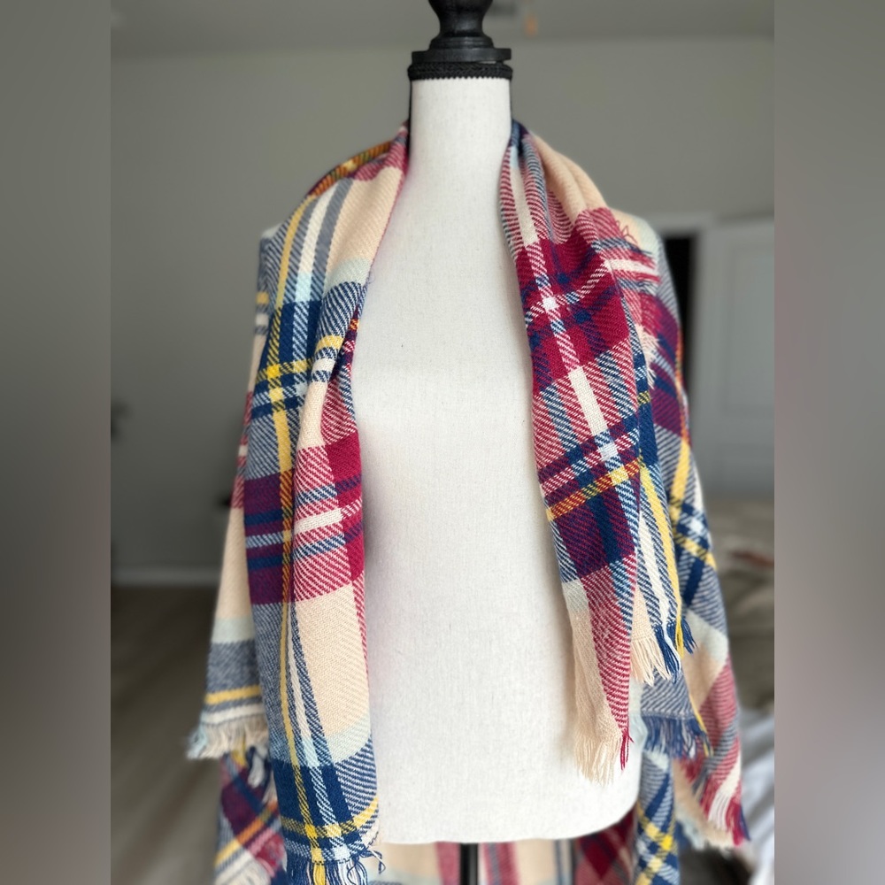 Scarf - Picture 4 of 11